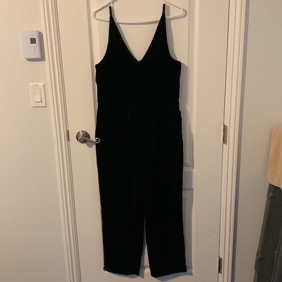 Black velvet jumpsuit - Picture 2 of 2